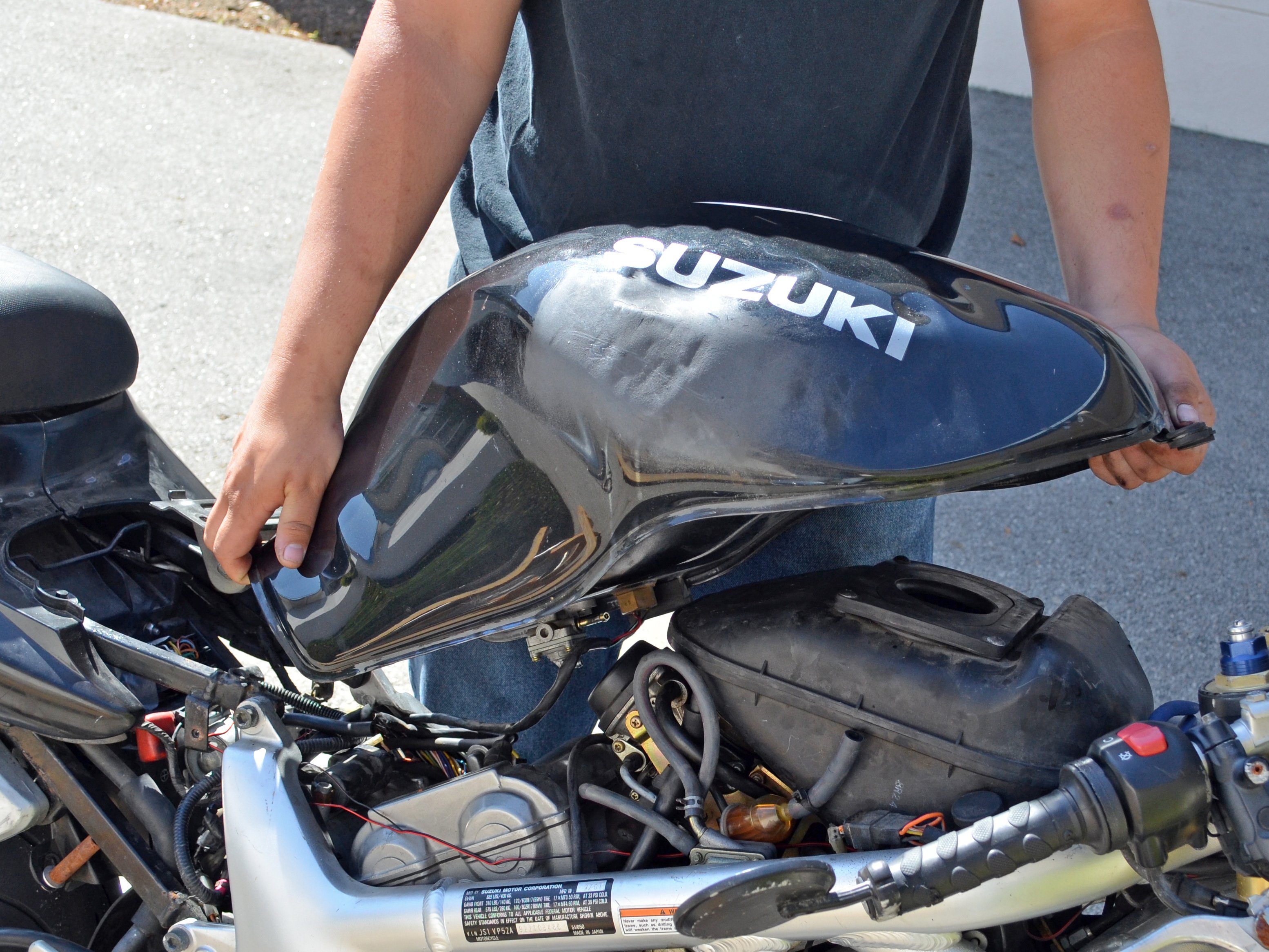 19992002 Suzuki SV650 Tank Replacement (1999, 2000, 2001, 2002