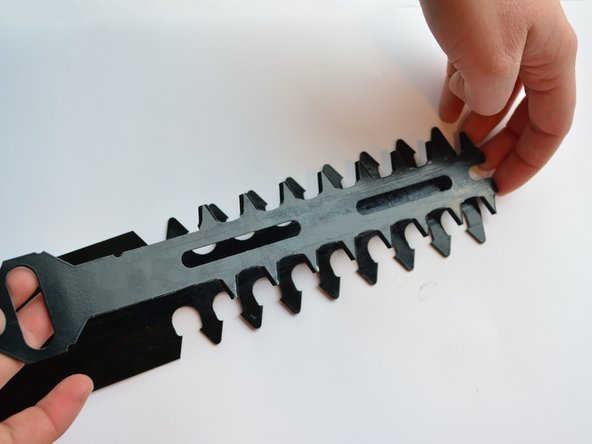 Black and Decker GS720 Hedge trimmer blade replacement - iFixit Repair