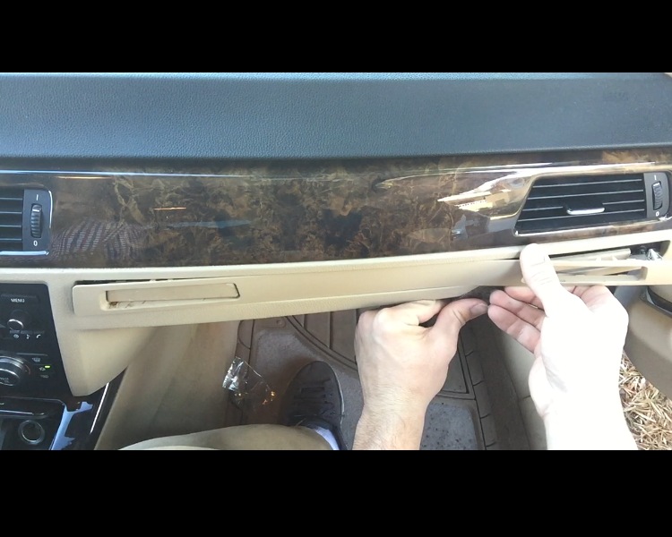 Repairing Cup Holder for 2008 328i BMW - iFixit Repair Guide