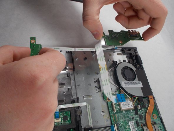 Acer Chromebook C7202827 SD Card Reader/USB Port Replacement iFixit