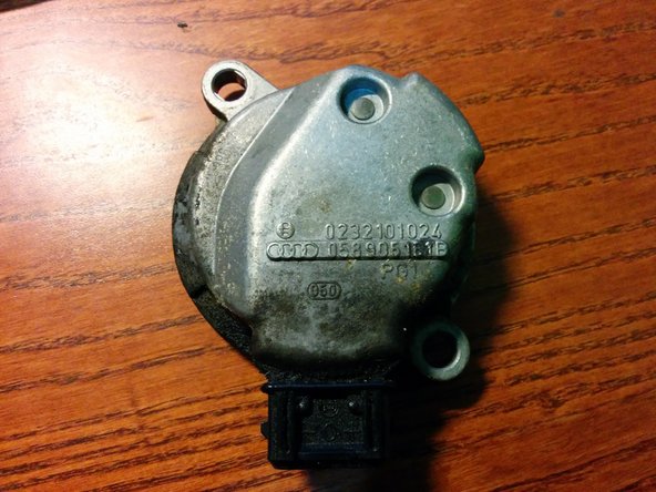 2001-2005 Volkswagen Passat Camshaft position sensor Replacement (2001