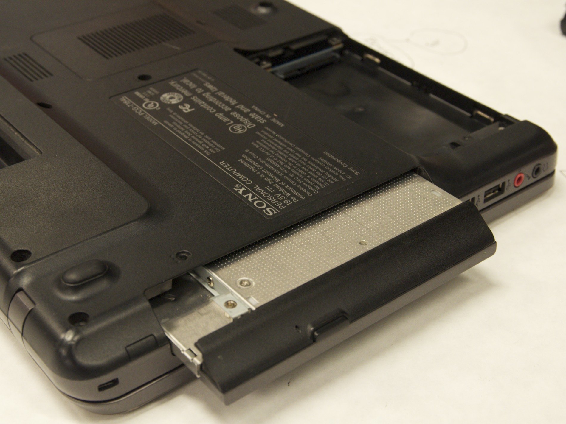 Sony Vaio PCG7184L (VGNNW240F) Optical Drive Replacement iFixit Repair Guide