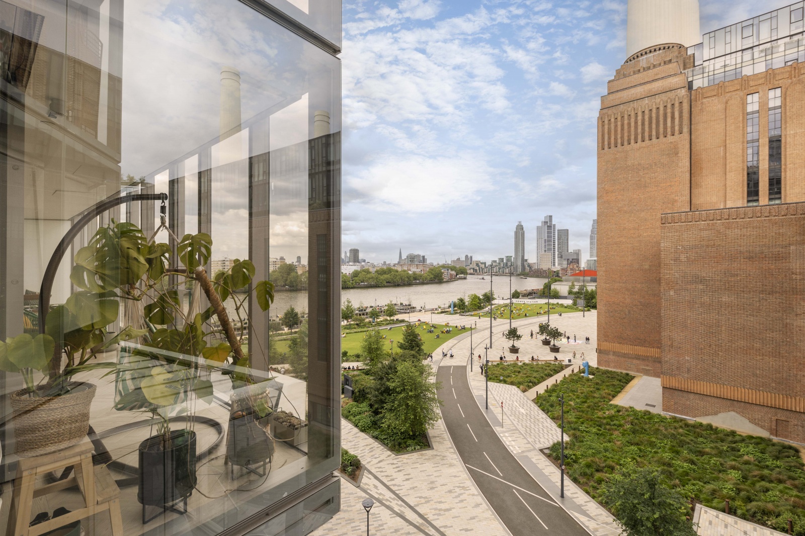 L000846 Battersea Power Station