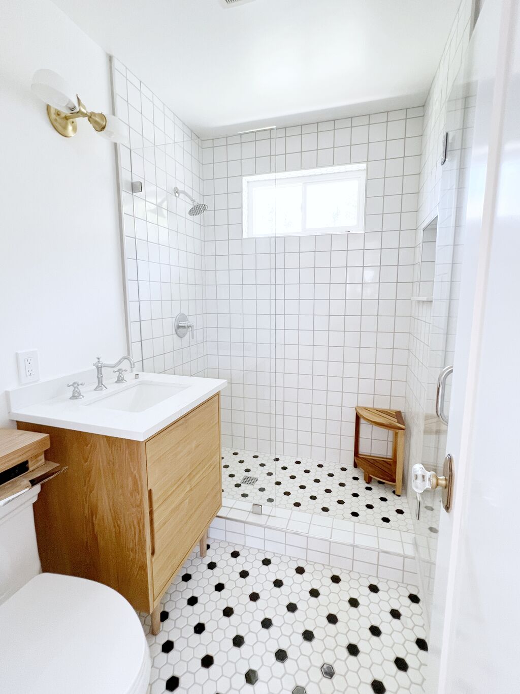 Cottage & Sea Black and White Cottage Bathroom Fireclay Tile