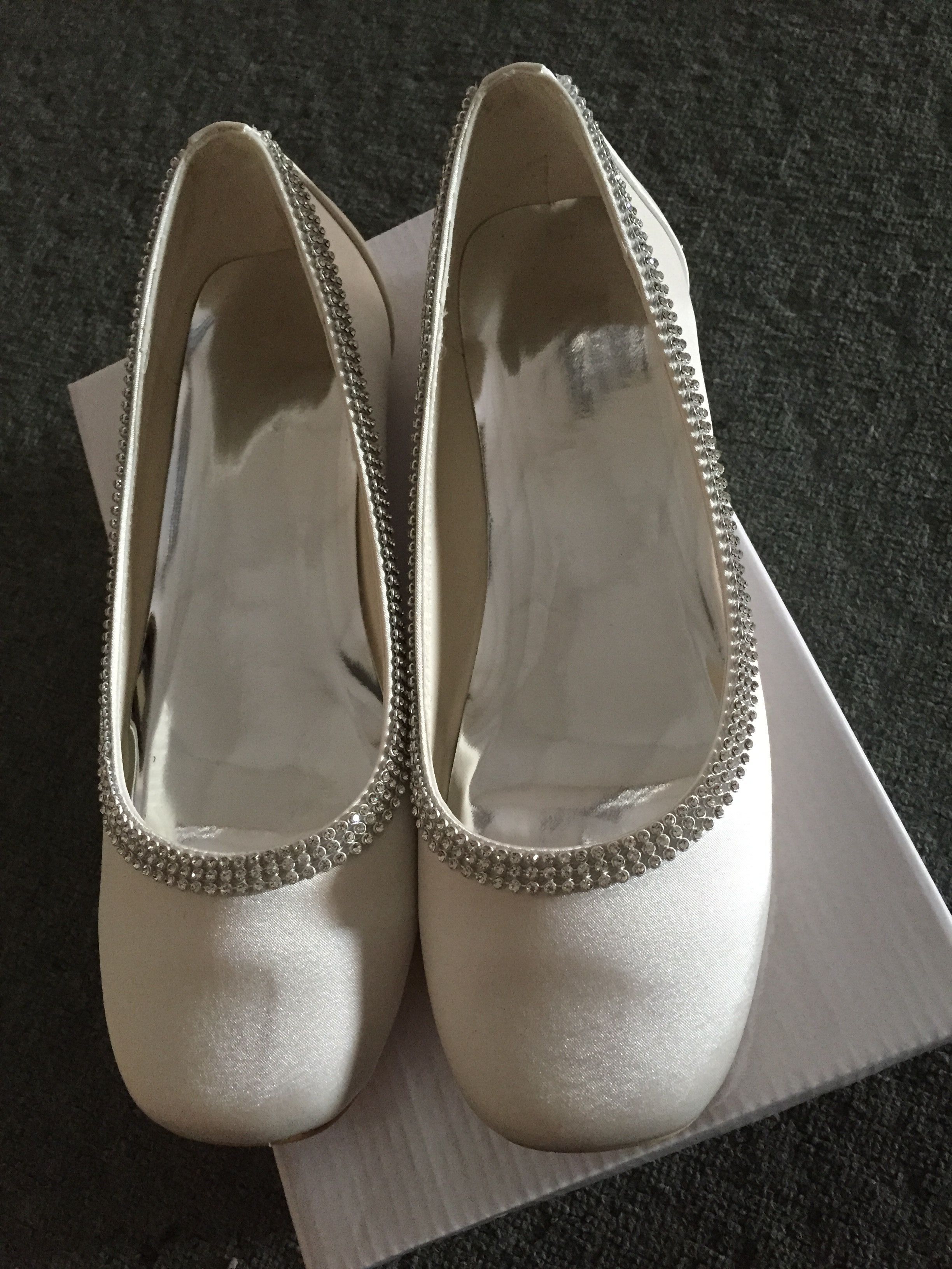 Women's Silk Like Satin Flat Heel Closed Toe Flats With Rhinestone