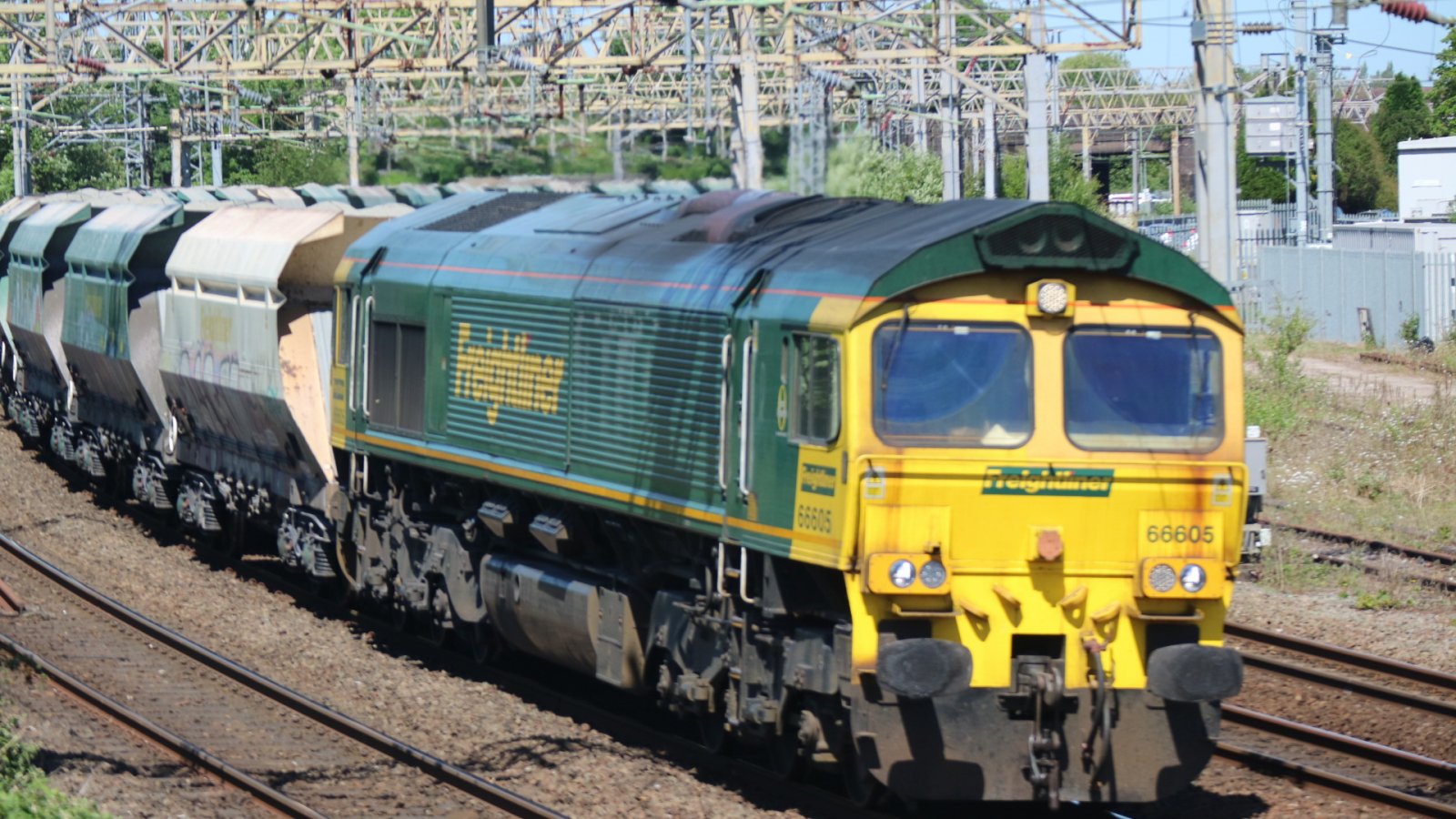 Photo of 66605 at Queensville Curve, Stafford — trainlogger