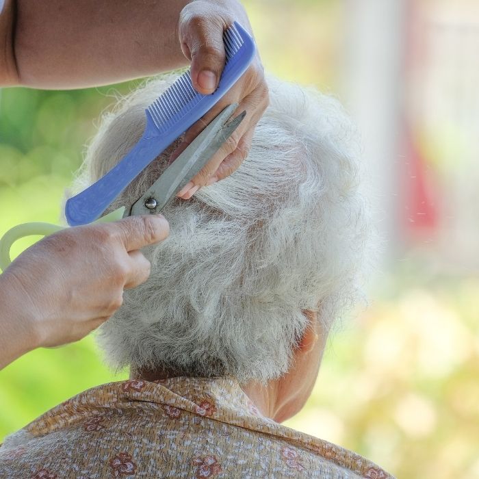 Hairdressers working in care homes in england must be vaccinated, says beis