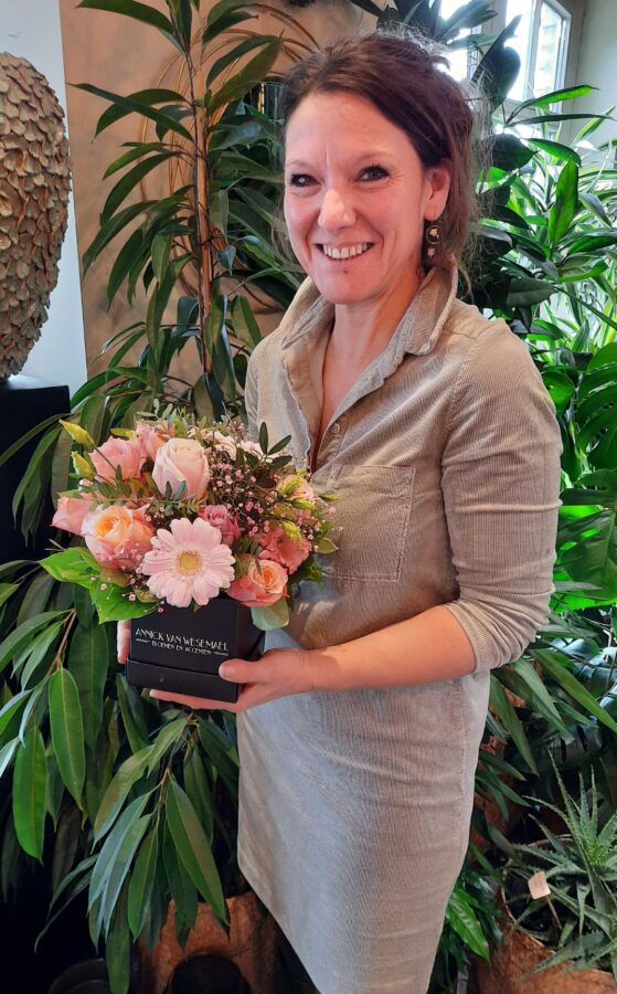 Flowers in a box bloemenmix klein Annick Van Wesemael bloemen