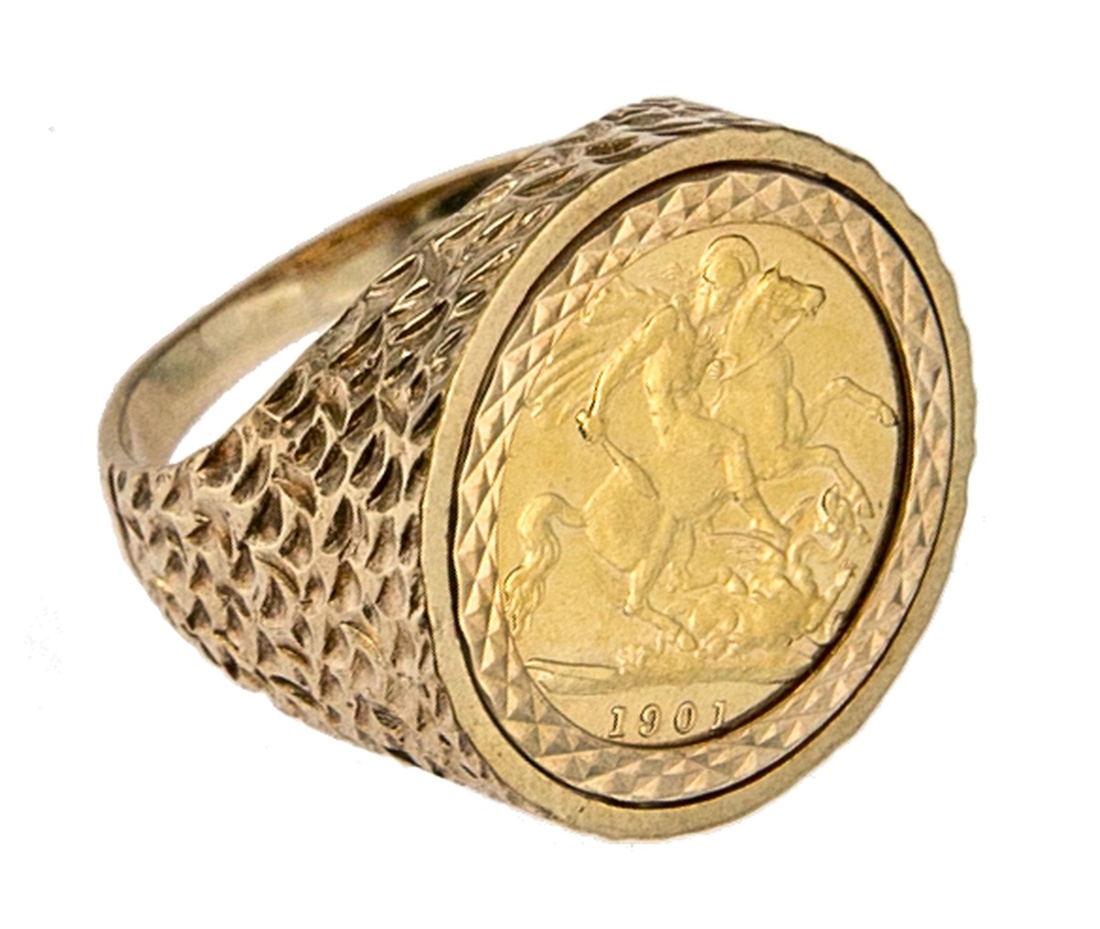 1188 A Gentleman's Gold Sovereign Ring A 1901 Queen Victoria S...