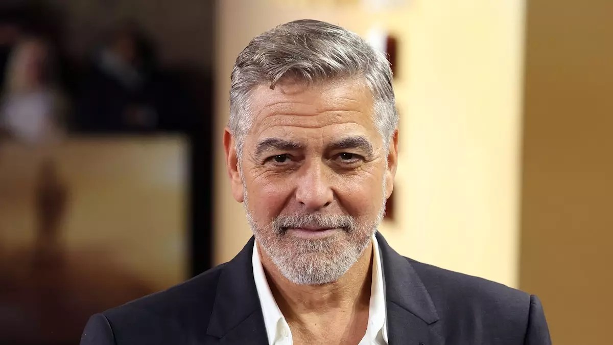 Transforming Legends: George Clooney’s Unforgettable Broadway Debut