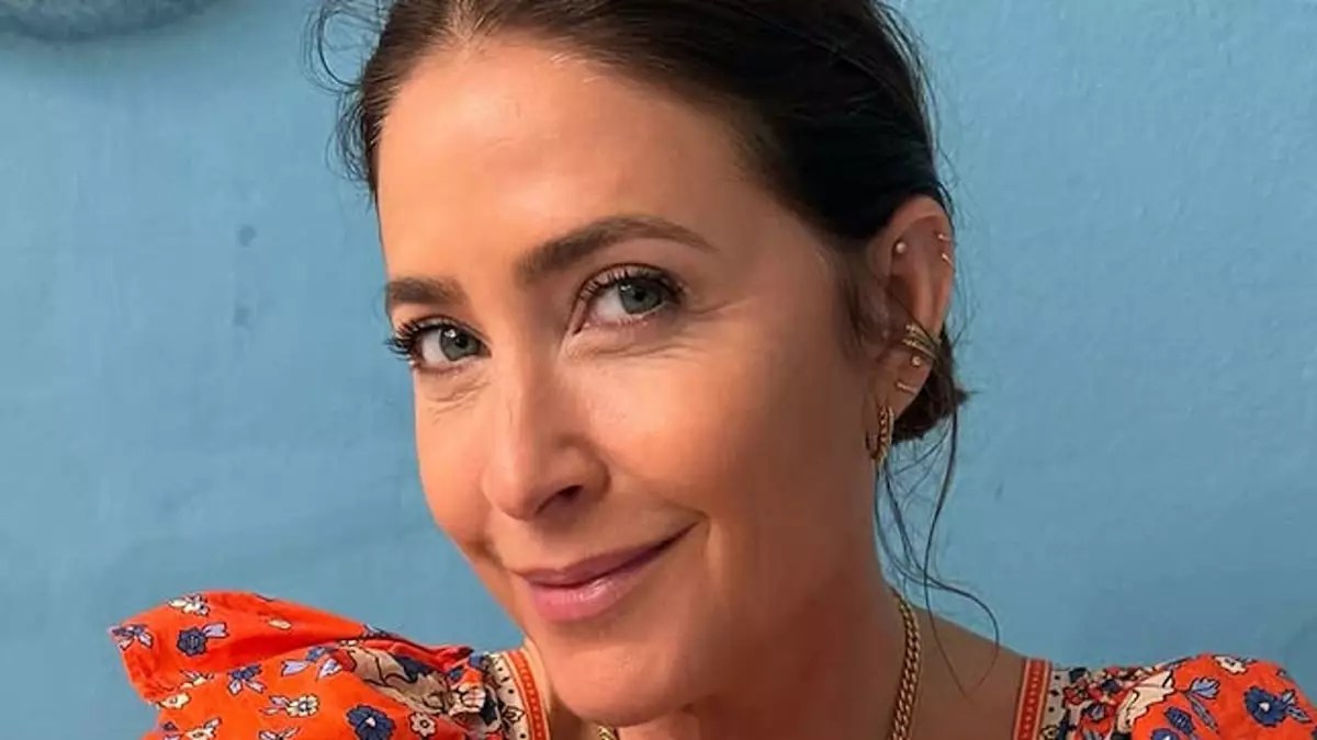 Fashion Forward: Embrace the Boho Vibe with Lisa Snowdon’s Stylish Ensembles