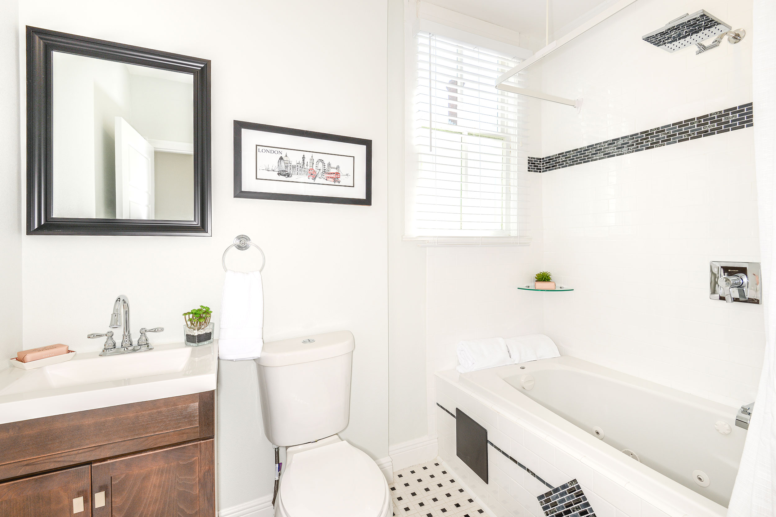 Beach Flats Boutique 12 Bedroom Hyde Park Apartments McKinley