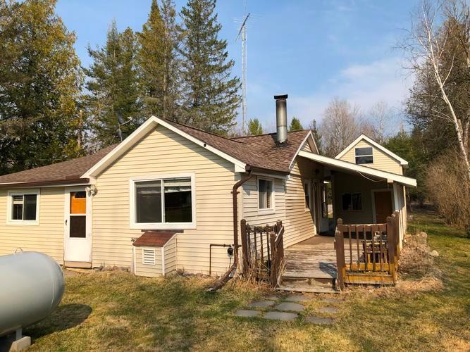 8582 Ohurn Rd, Lachine, MI 49753