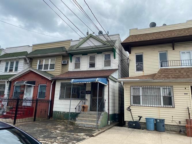 11010 103rd Ave, South Richmond Hill, NY 11419