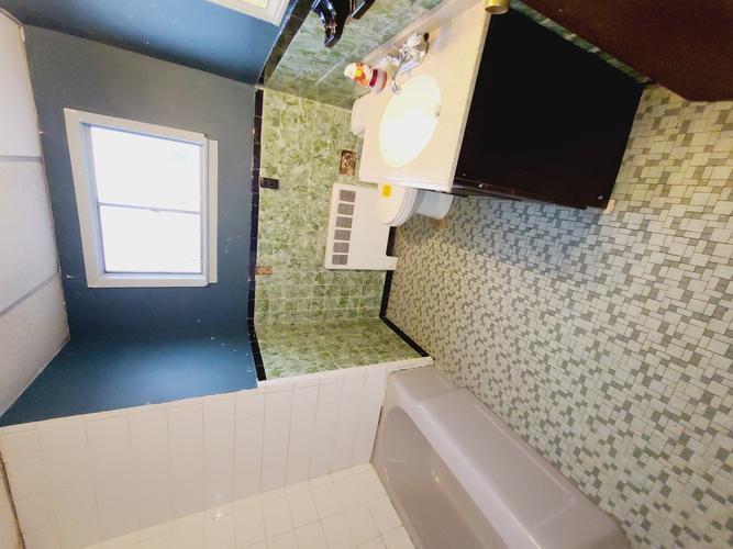 47 Kingston Ave, South Floral Park, NY 11001