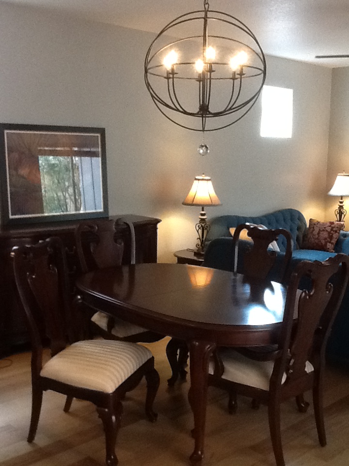 Cherry Grove Classic Antique Extendable Cherry Oval Leg Dining Table