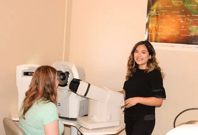 1 Hour EyeDocs Fast Eyeglasses Dr Buck Buchanan Local Eye doctors