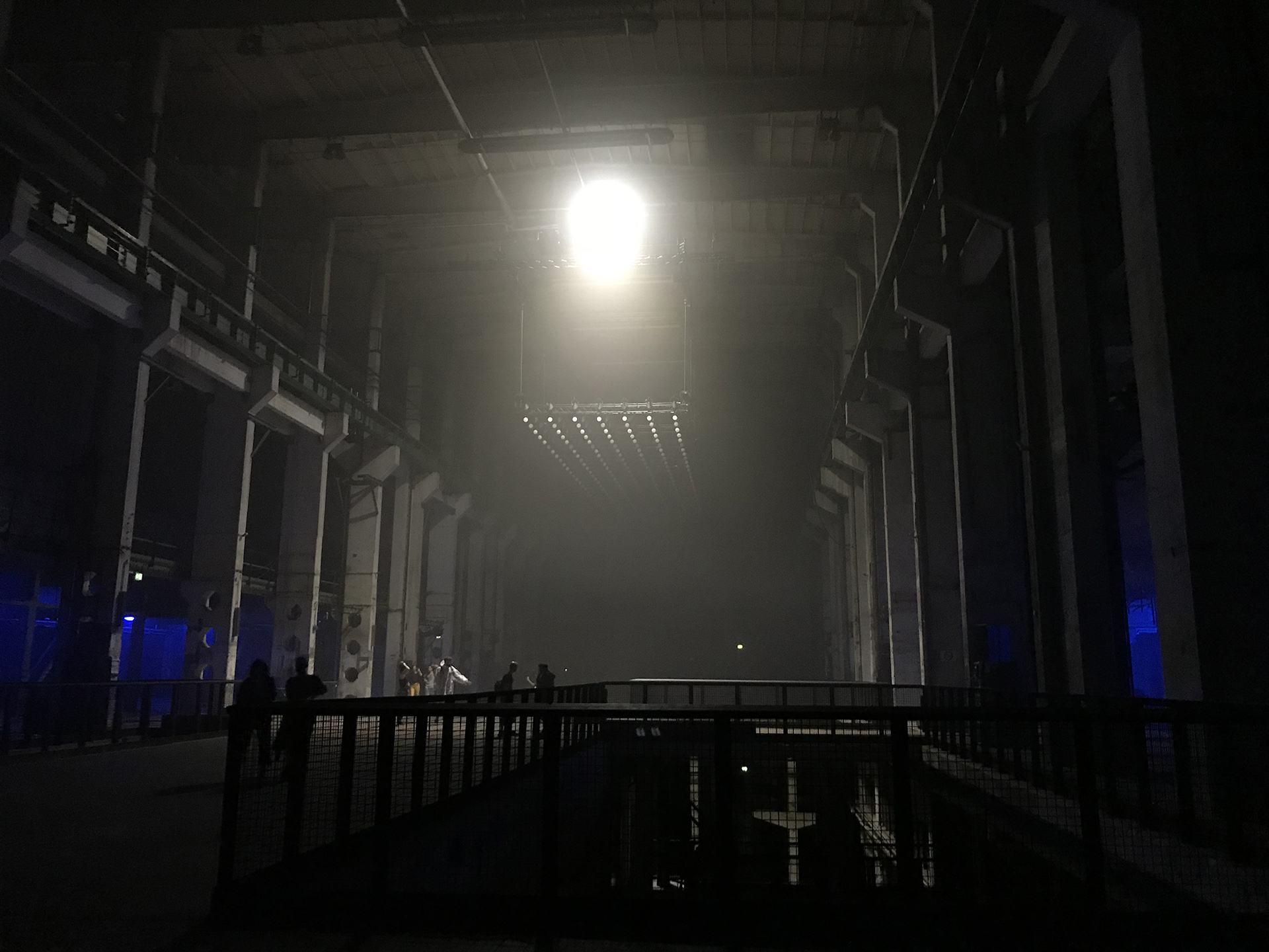 隱藏在廢棄發電廠內的龐大動力燈光裝置〈DEEP WEB〉 臺北數位藝術中心 ｜ Digital Art