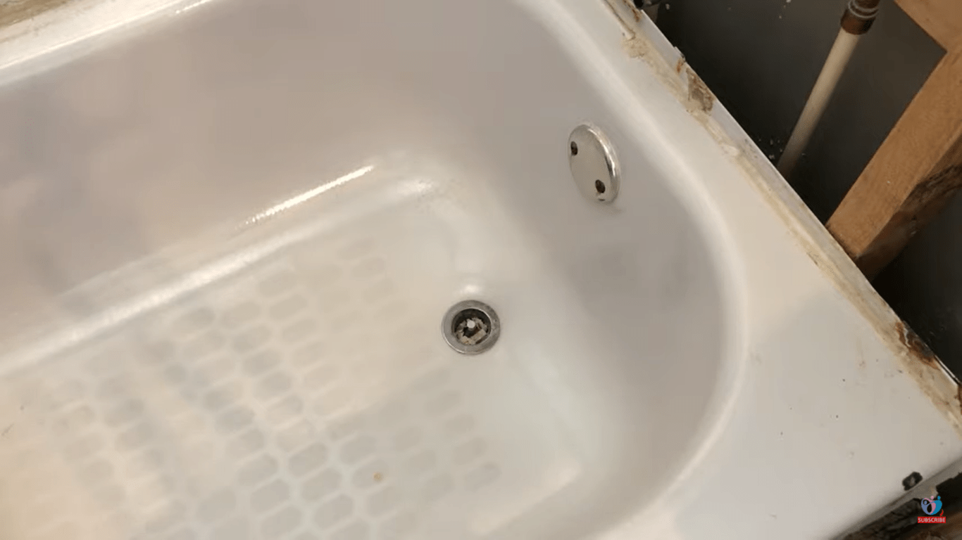 How to remove a bathtub and bathtub drain? Daddicated