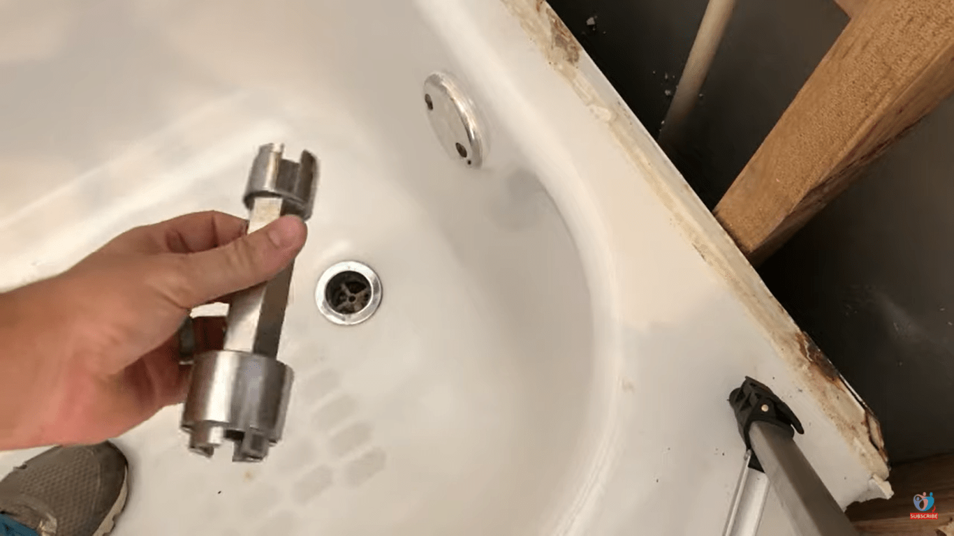 How to remove a bathtub and bathtub drain? Daddicated