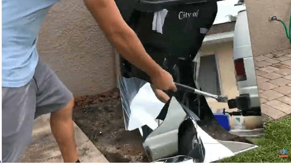 How to remove a bathroom mirror? Daddicated
