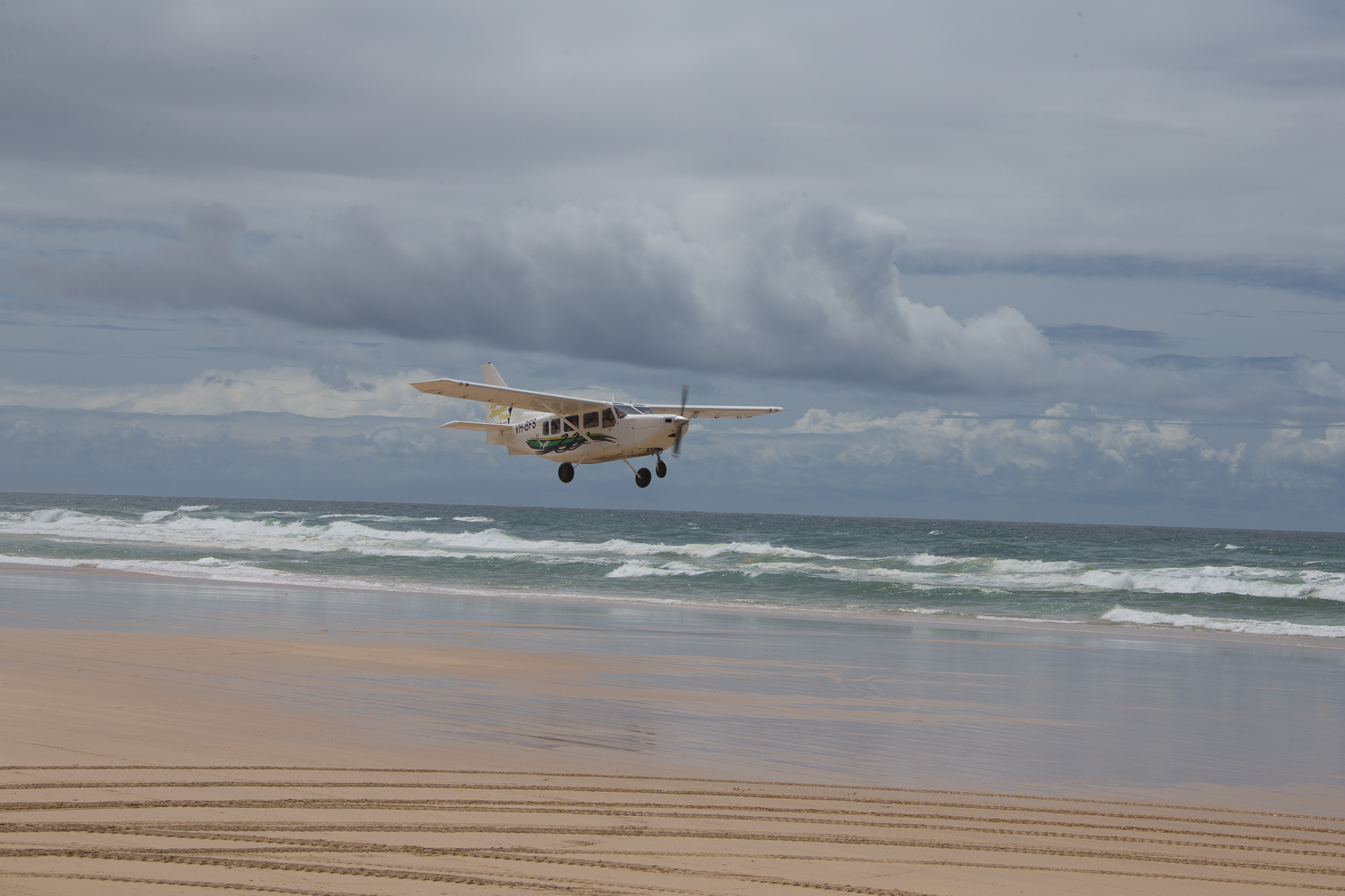 Day 7072 Fraser Island, Hervey Bay, Lake Lenthall ·