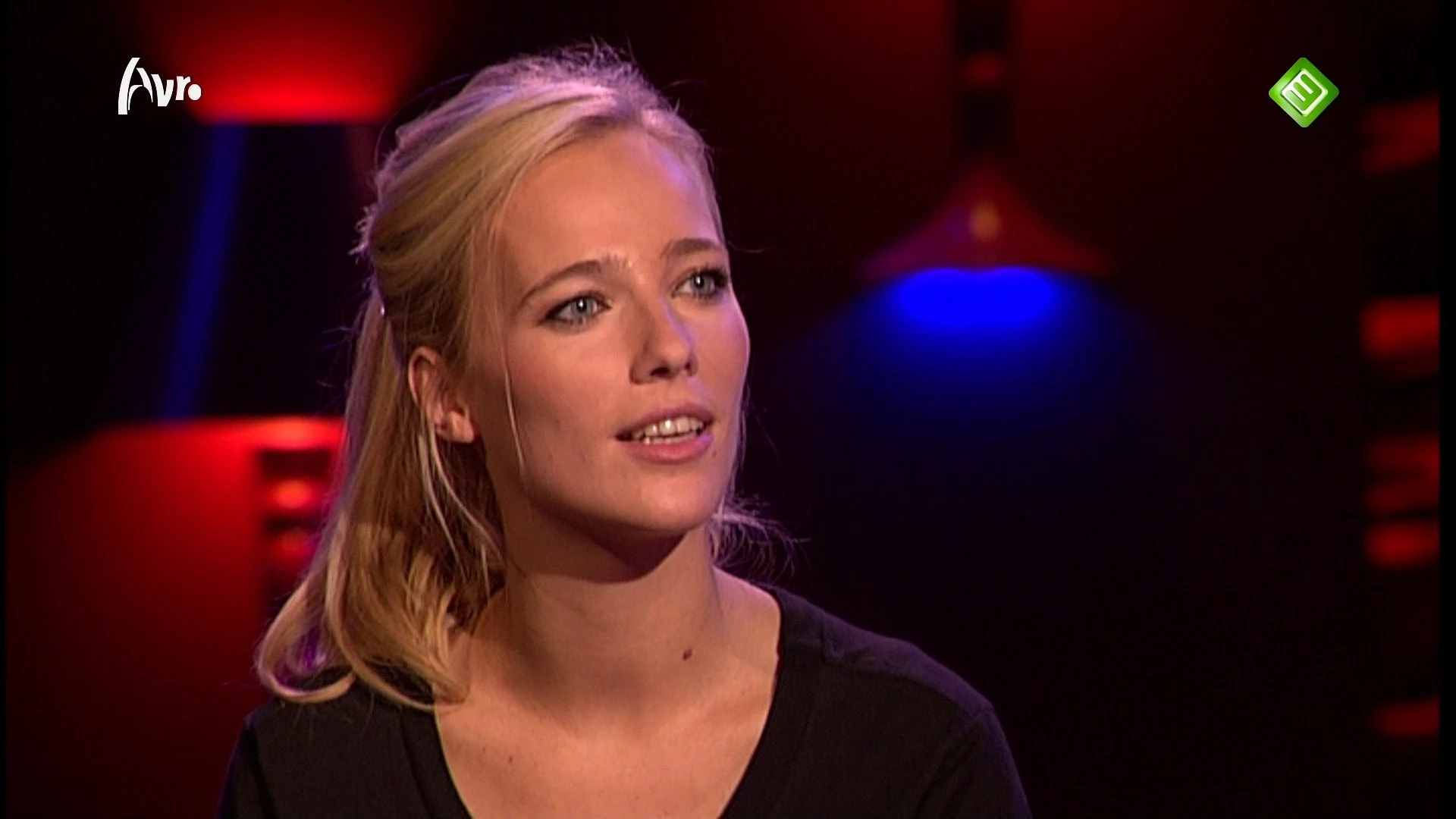 ZIEN Jennifer Hoffman laat alles zien met pikante spiegelselfie