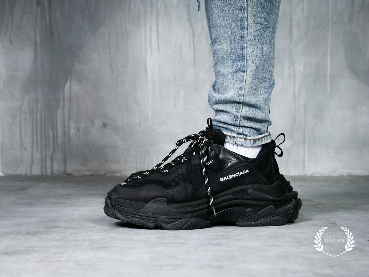 帥鞋｜Balenciaga Triple S 老爹鞋（全黑）