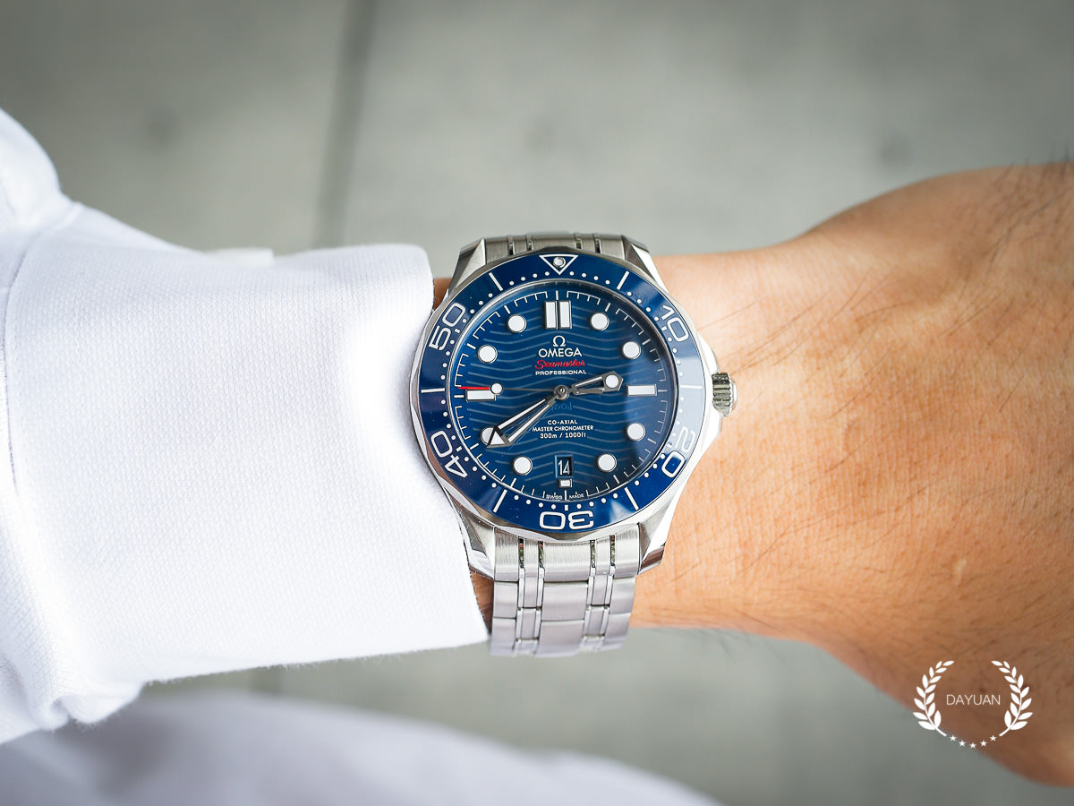 腕錶｜OMEGA Seamaster 300 Diver 無懈可擊的藍面海馬