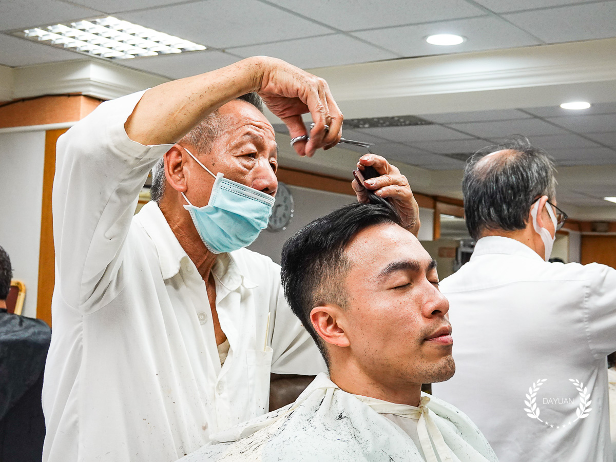 髮型｜西門 台北紅玫瑰理髮廳 紳士剪髮+修容 體驗心得（有影片）