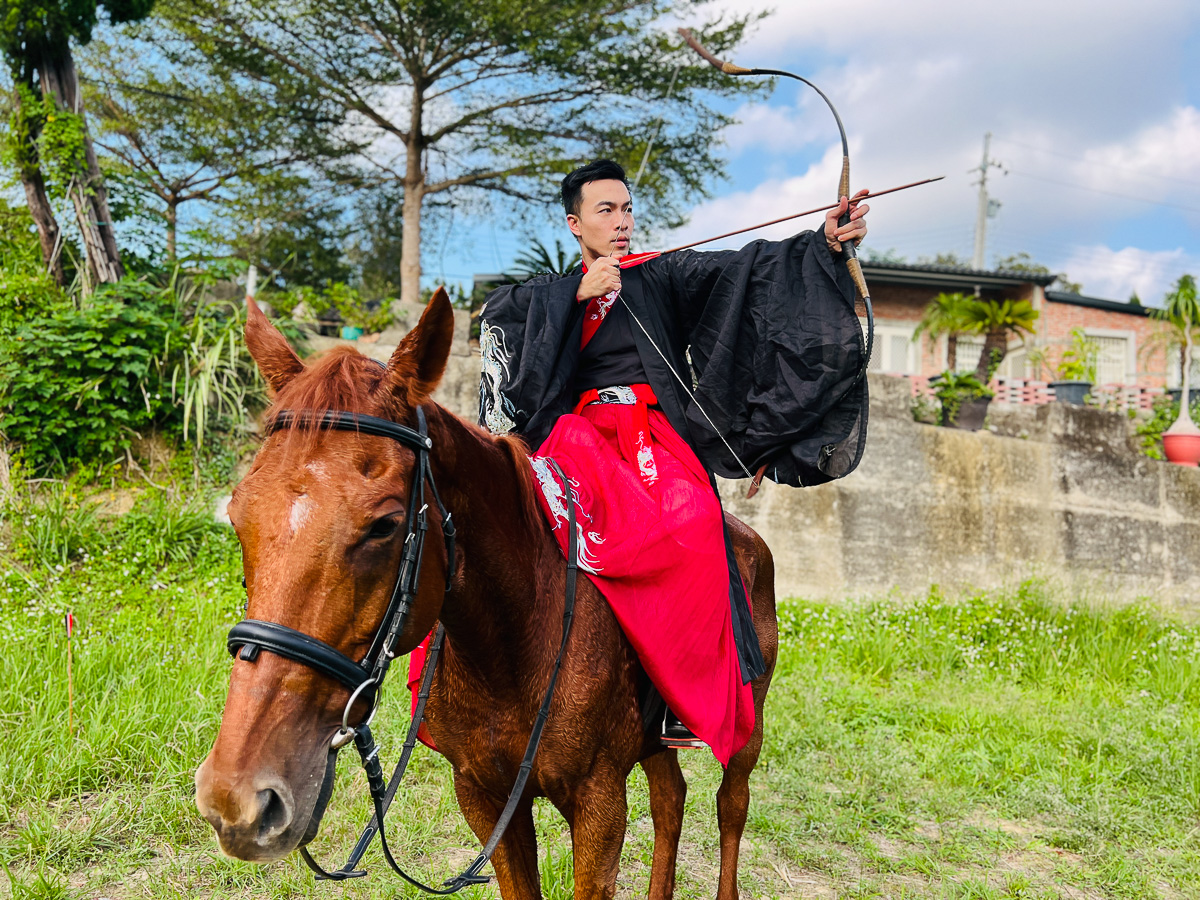 出遊｜穿越時空 絕無僅有的古裝騎馬馴鷹初體驗