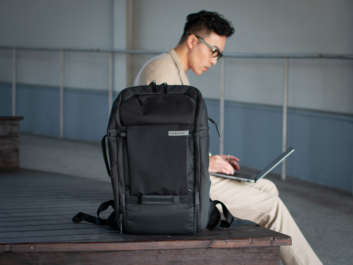 包包｜Targus Work+筆電後背包旗艦款 商務/運動兩相宜 還可裝鞋！
