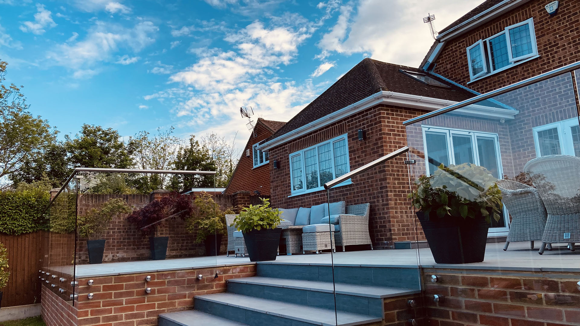 Frameless Glass Balustrades Experts Kent Fitted 01634 323 769