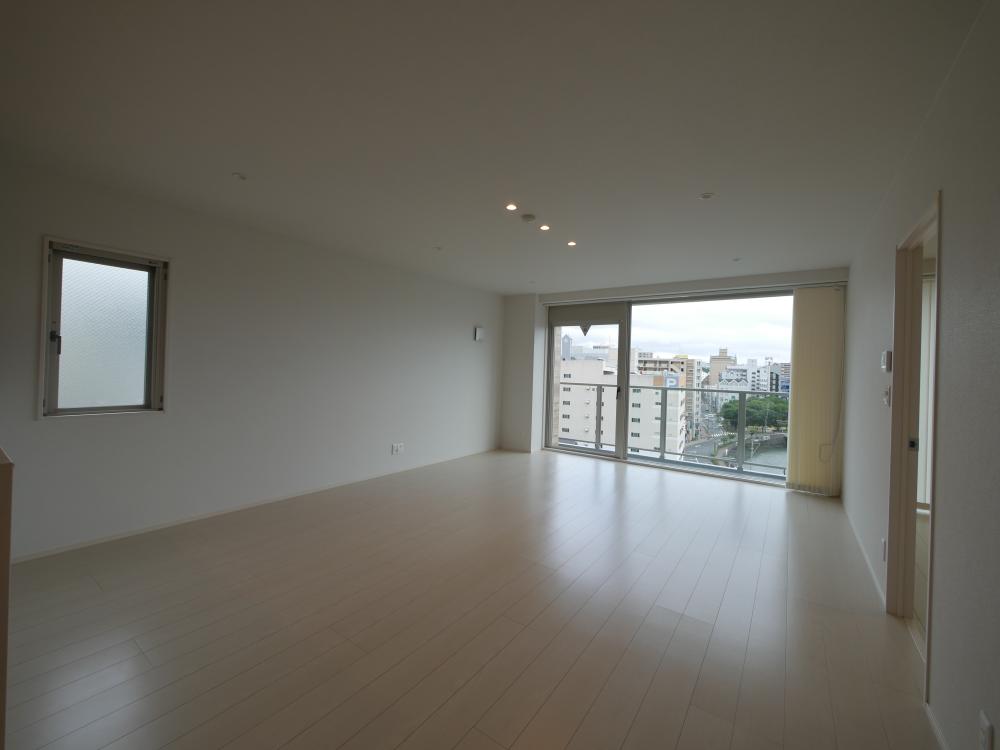 UNO PARK BUILDING 801801｜32 Tenmacho, Sasebo 9/10/8.5/21LDK Apartment