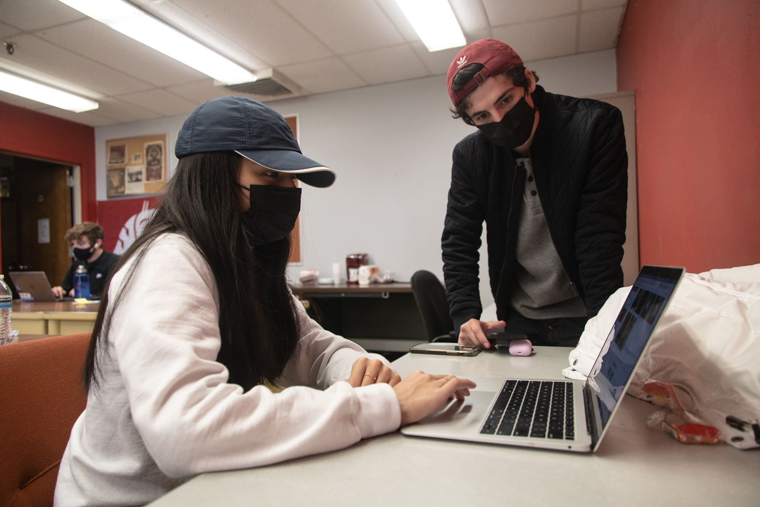 Listen to KUGR Radio – The Daily Evergreen