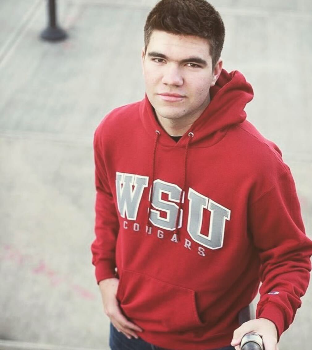 JAKE HULL The Daily Evergreen