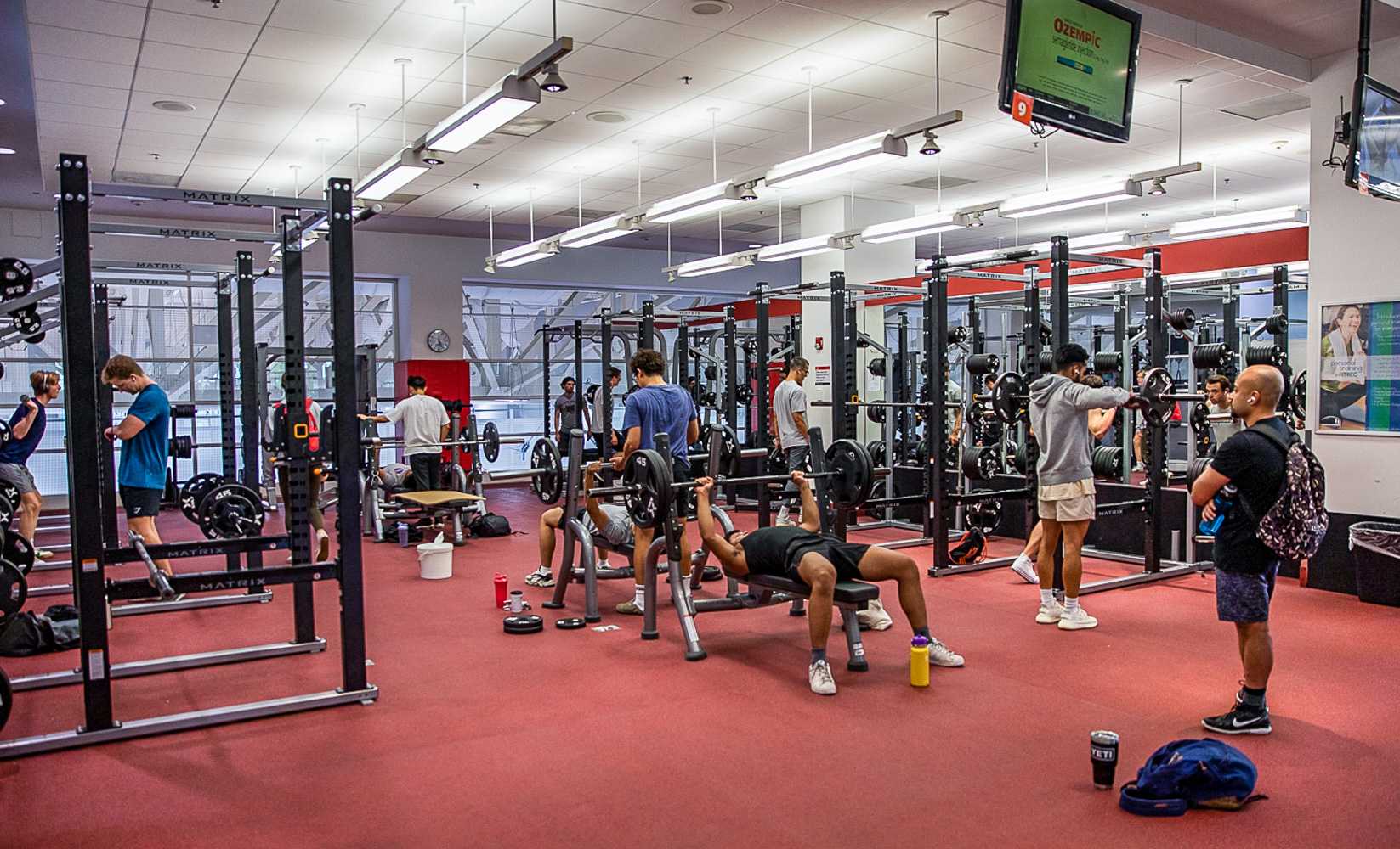 Students voice concerns over long wait times at FitRec The Daily Free