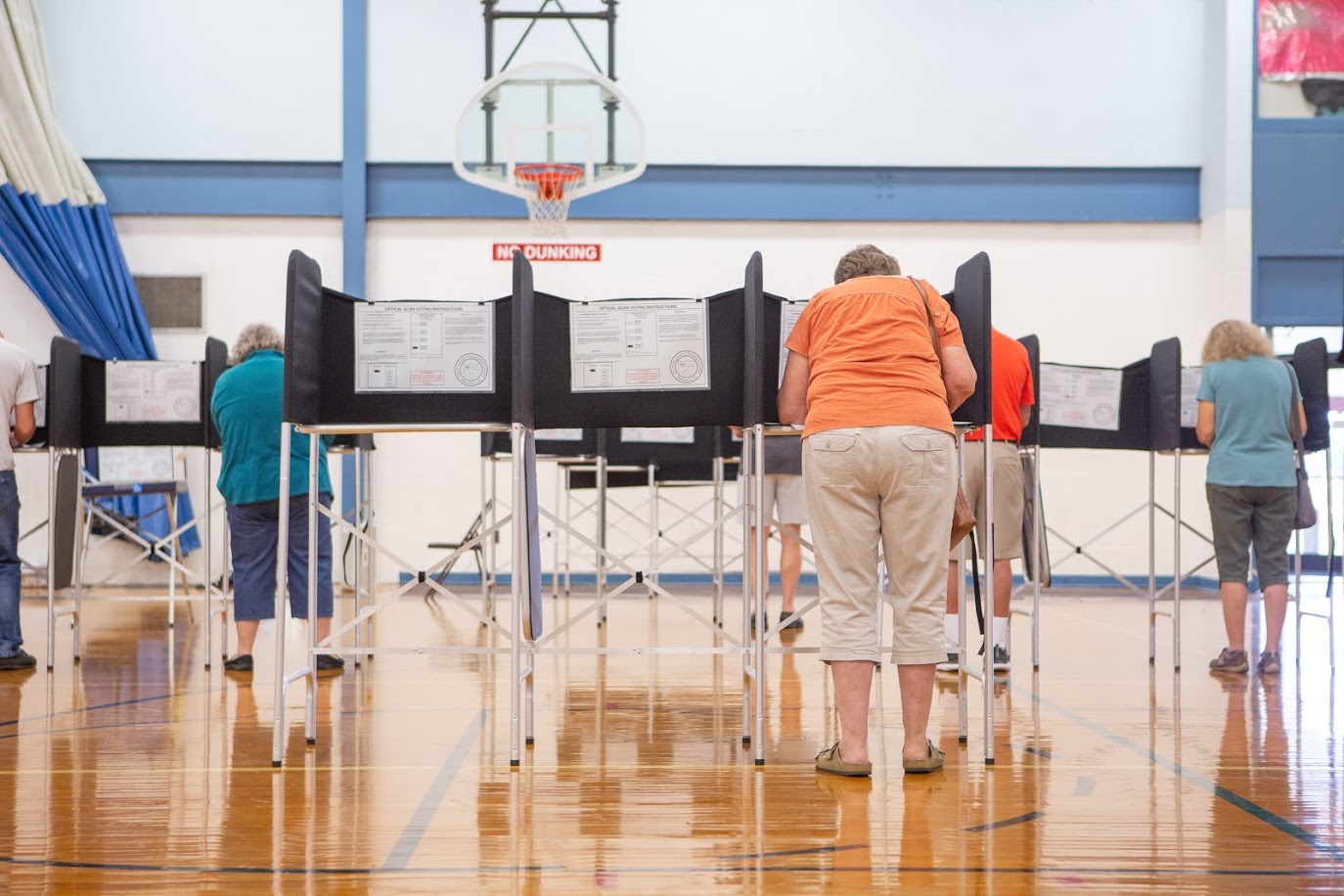 Urbana early voting location receives first ballots The Daily Illini