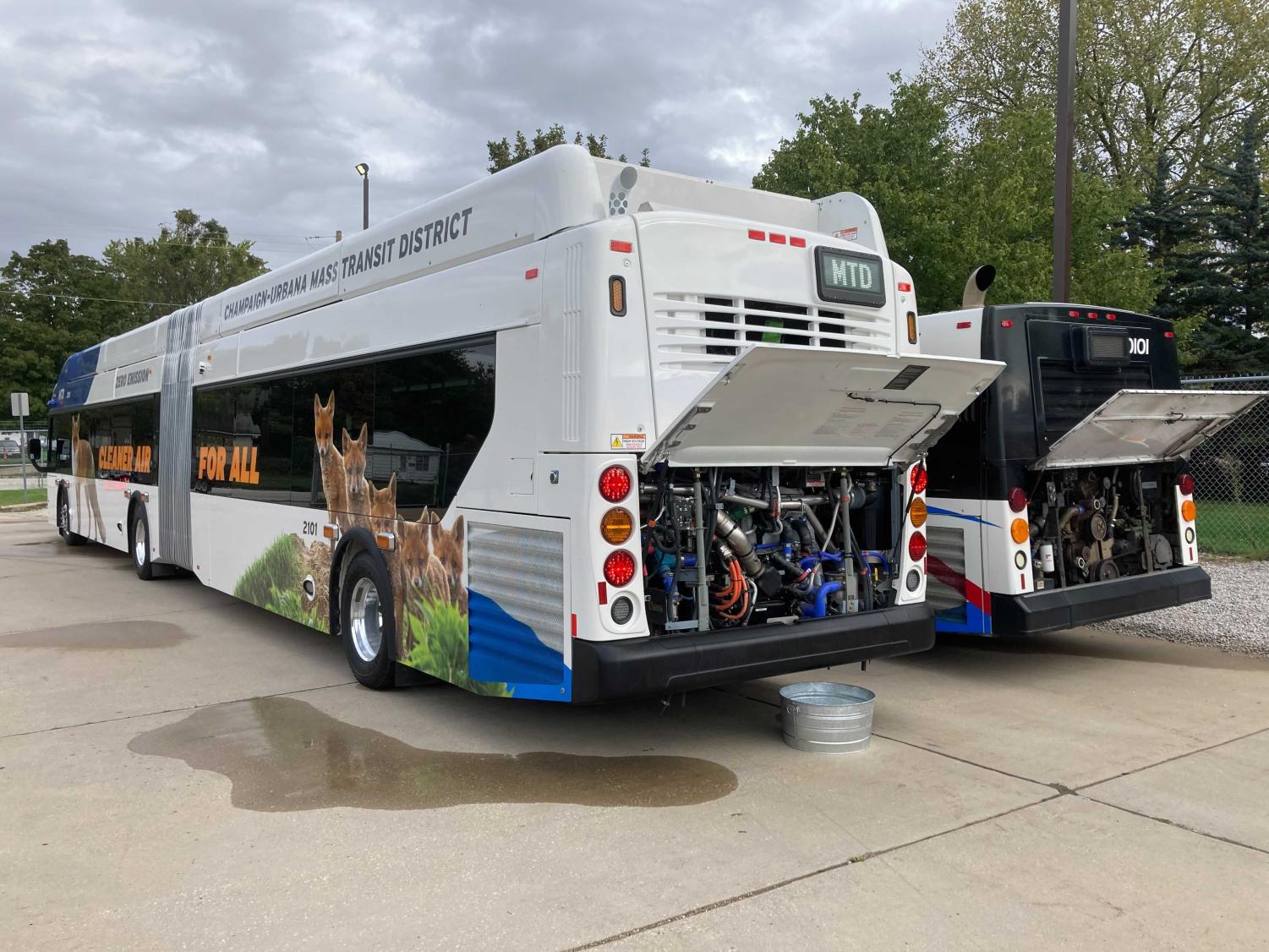 MTD unveils zeroemission hydrogen fuel cell buses The Daily Illini