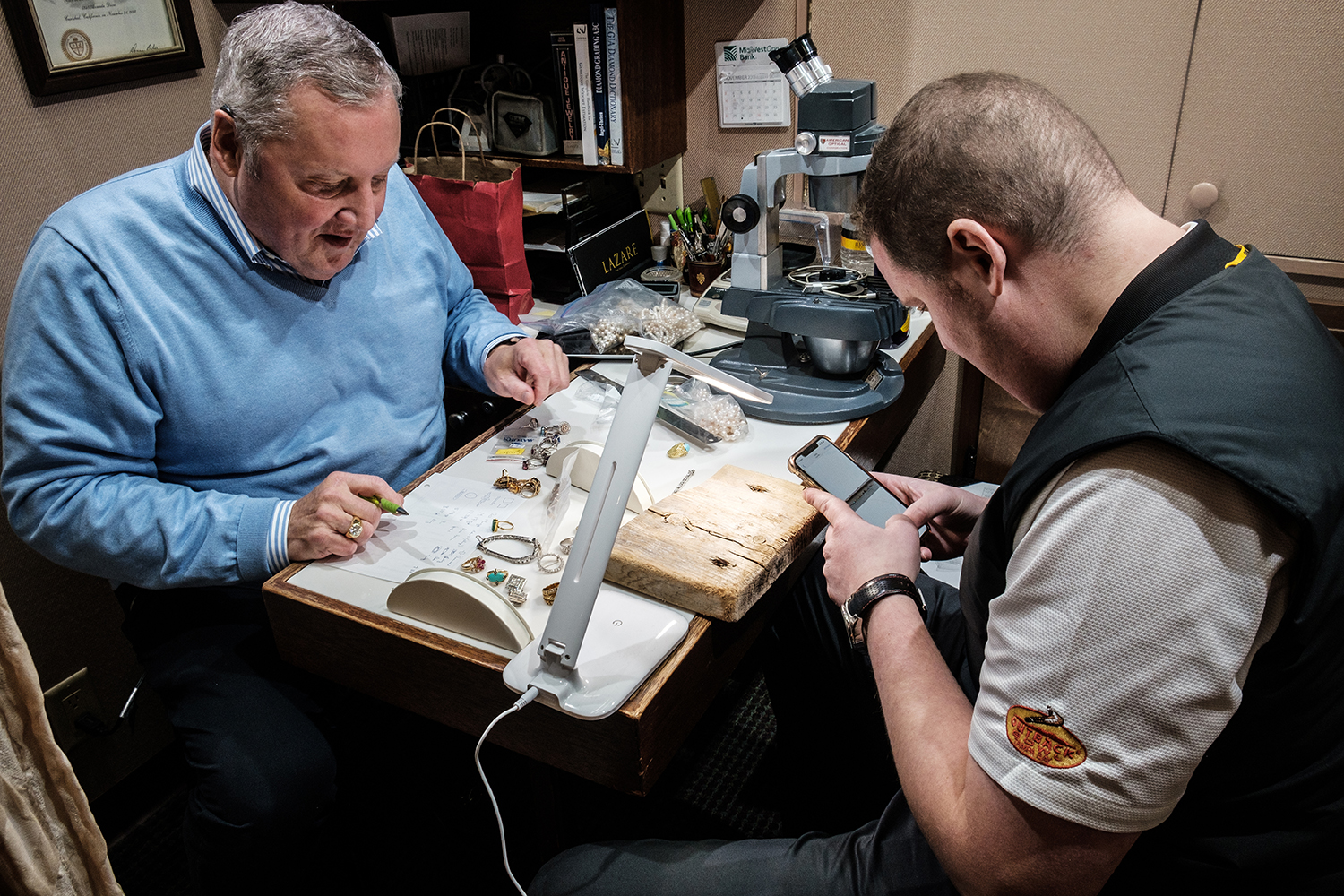 Iowa City Hands Jewelers stands five generations strong The Daily Iowan