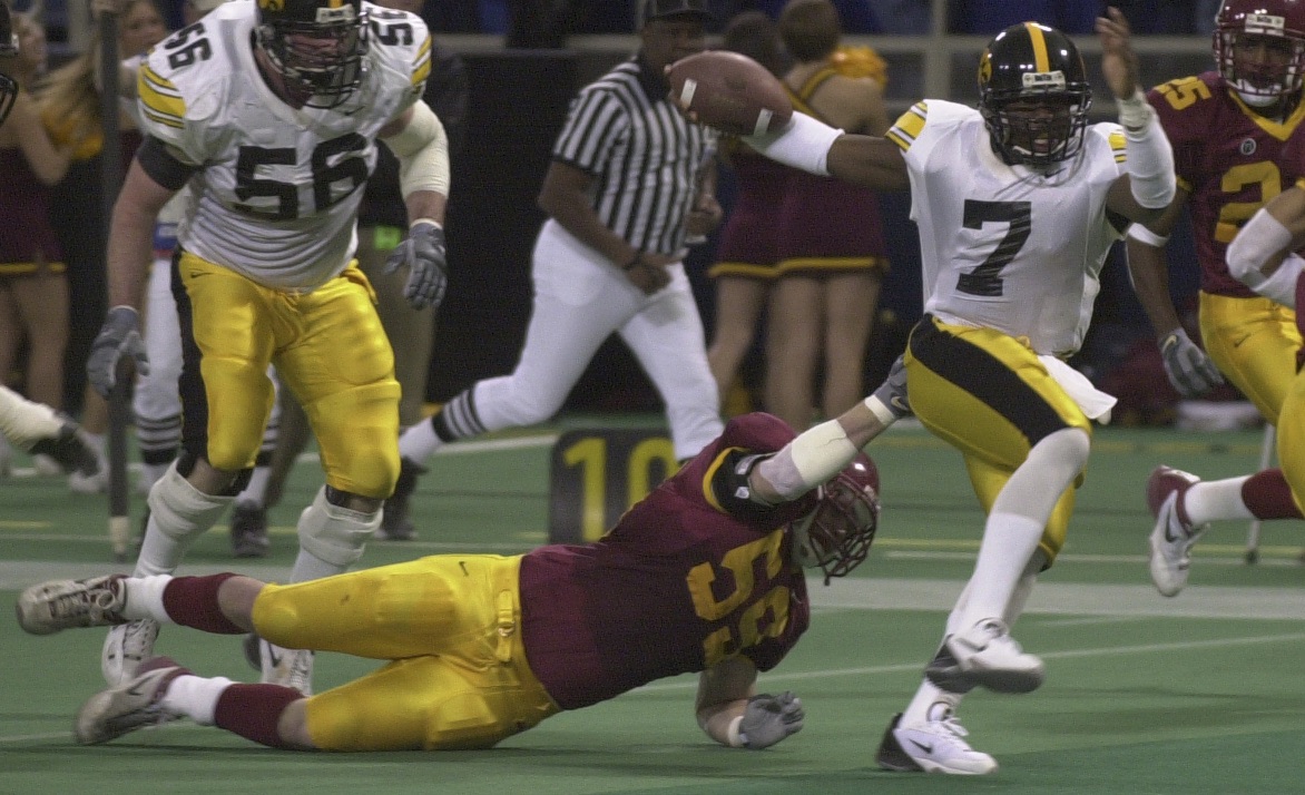 2002 Iowa football team returns to Iowa City for 20year reunion The