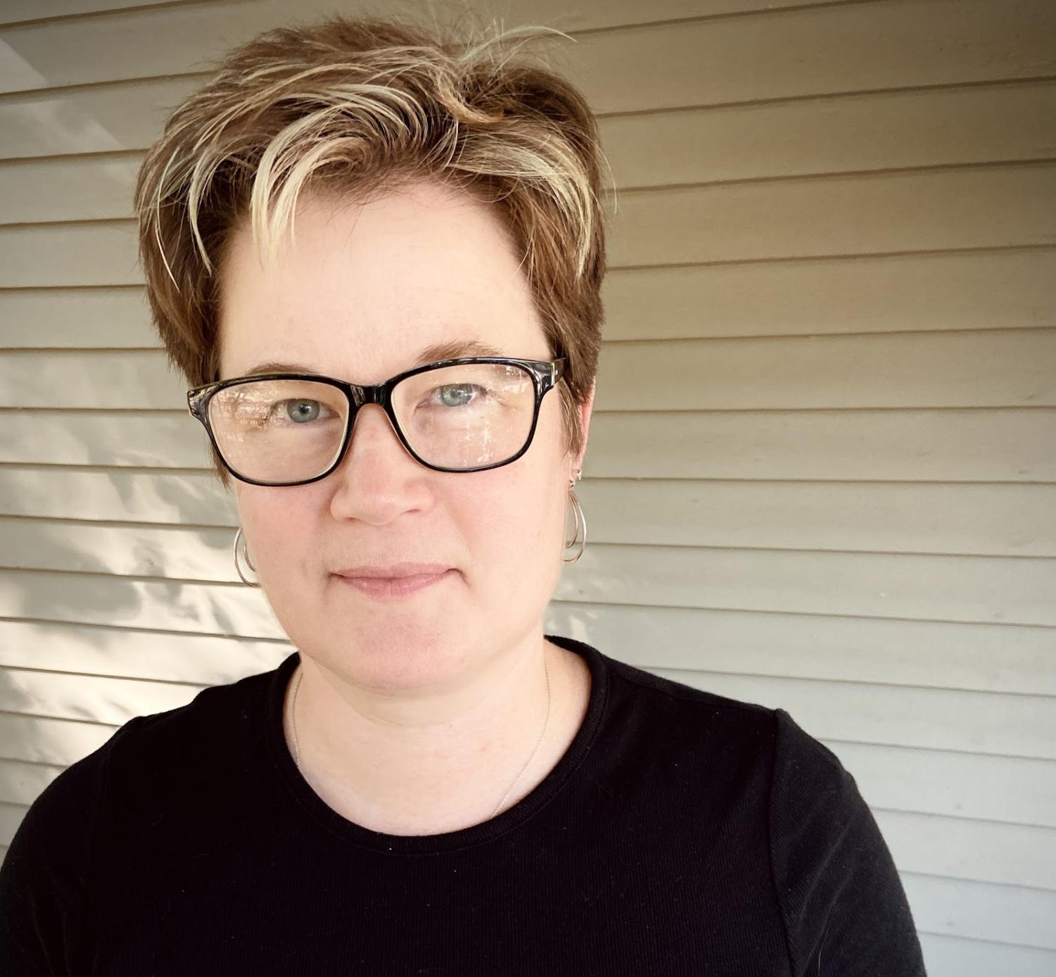 Evanston poet Ann Hudson releases “Glow,” exploring history, art and