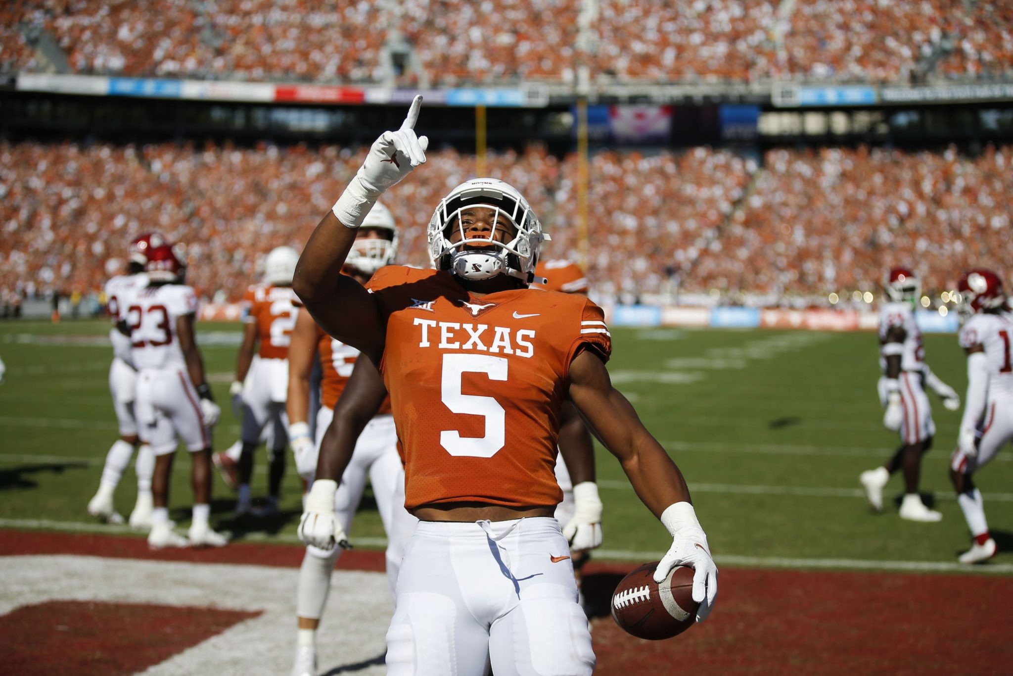 Texas RB Bijan Robinson Signs Massive NIL Deal Daily Snark