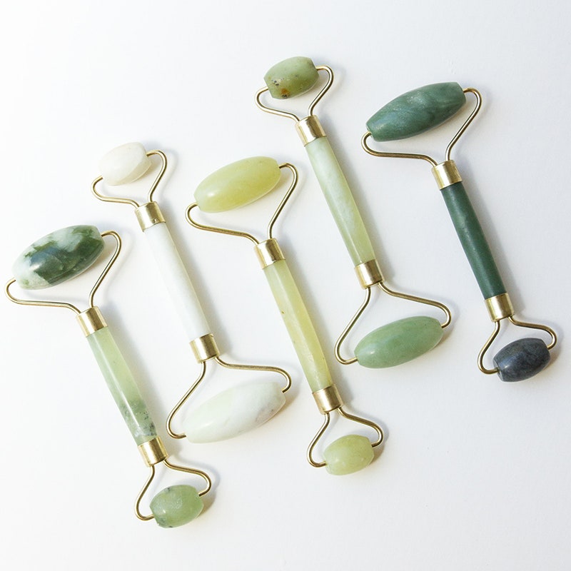 How to Jade Roll Your Face? Daily Subscriber