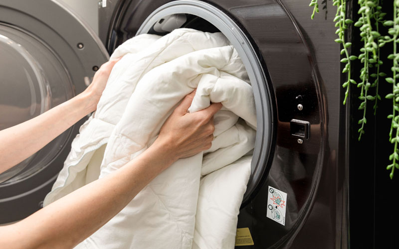 How to Clean a Bed Comforter Without a Large Washing Machine