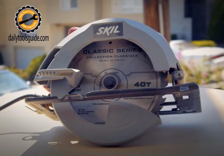 How to use an electric hand saw Daily Tools Guide