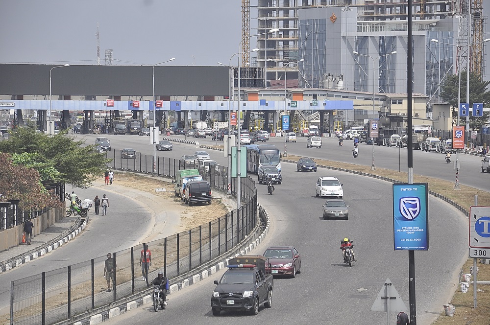 PHOTOS Police occupy Lekki tollgate to prevent protesters from