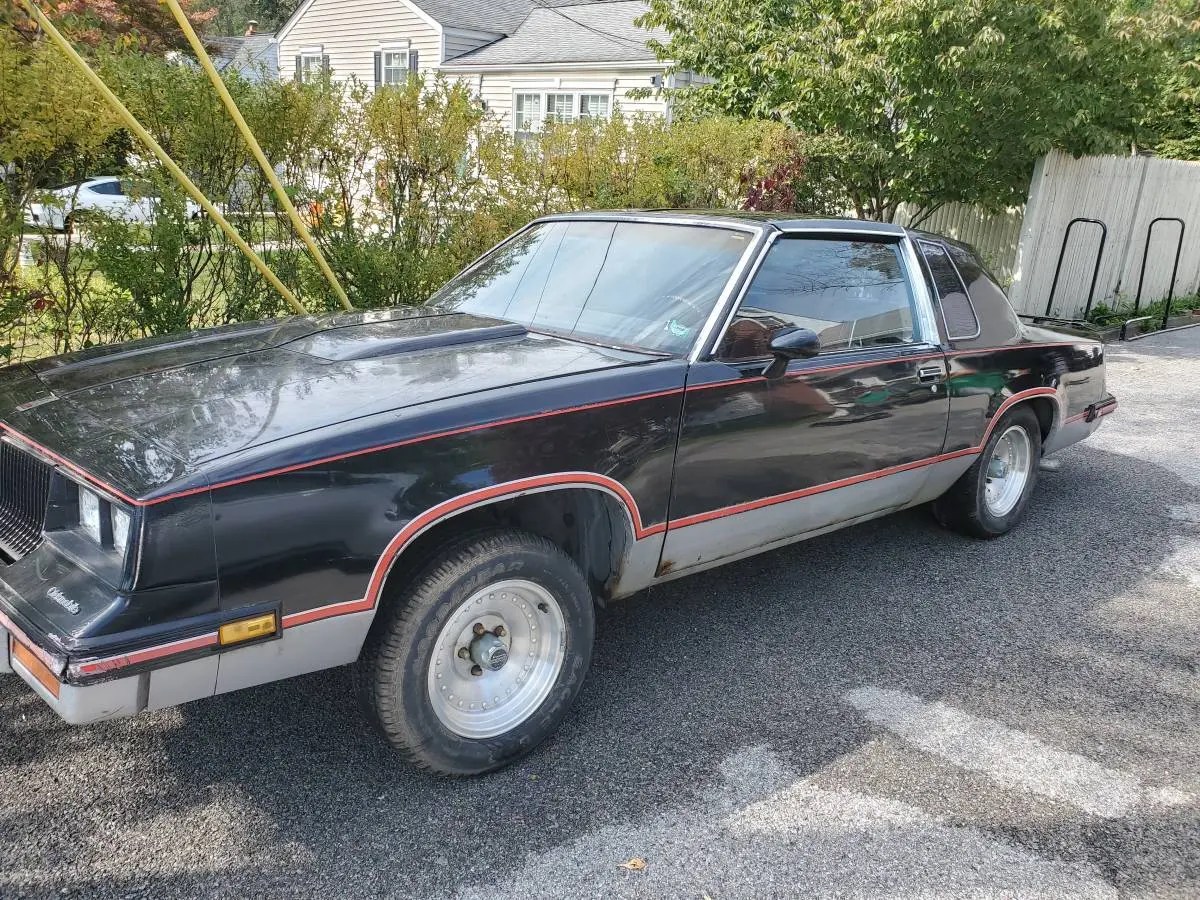 Lightning Rod Project 1983 Oldsmobile 442 Hurst/Olds DailyTurismo