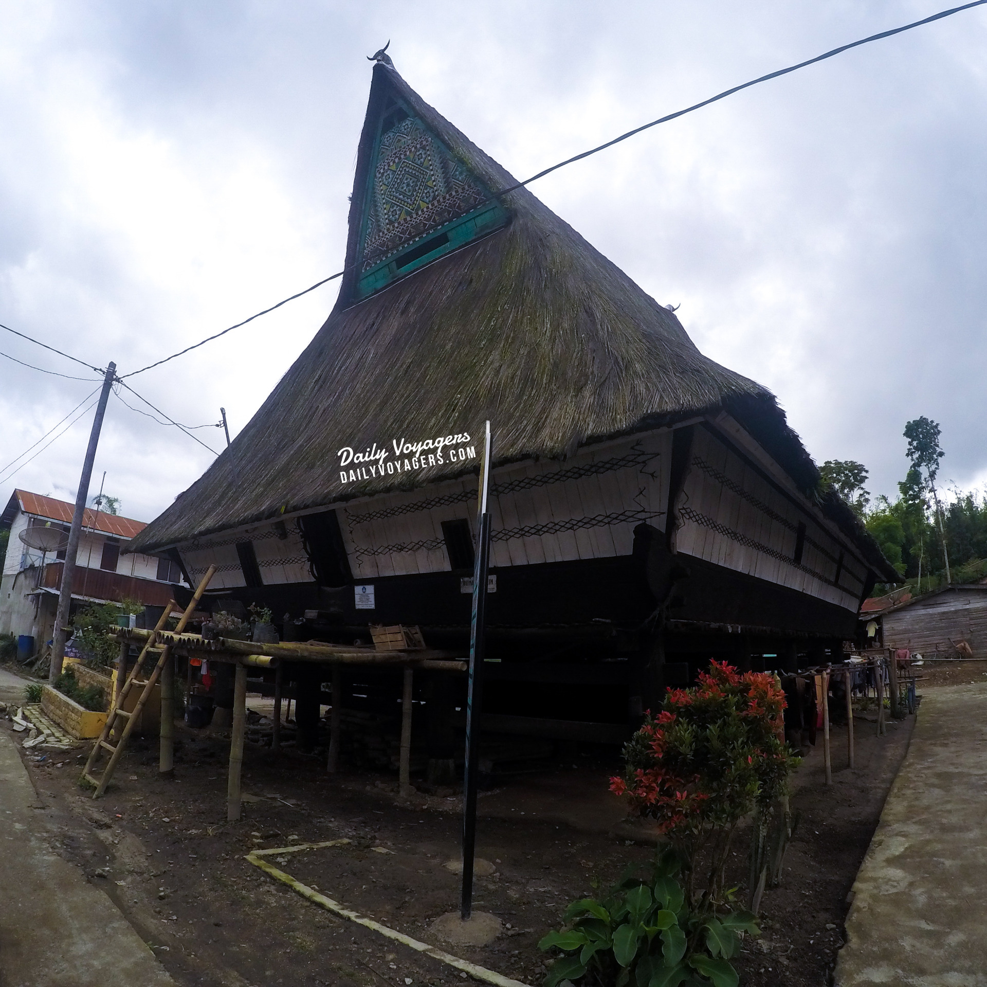 Bagian Rumah Yang Terletak Di Bagian Bawah Disebut Sekitar Rumah