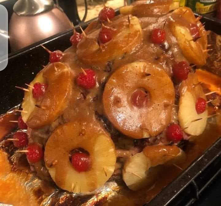 HAM WITH PINEAPPLE & BROWN SUGAR Delish Grandma's Recipes